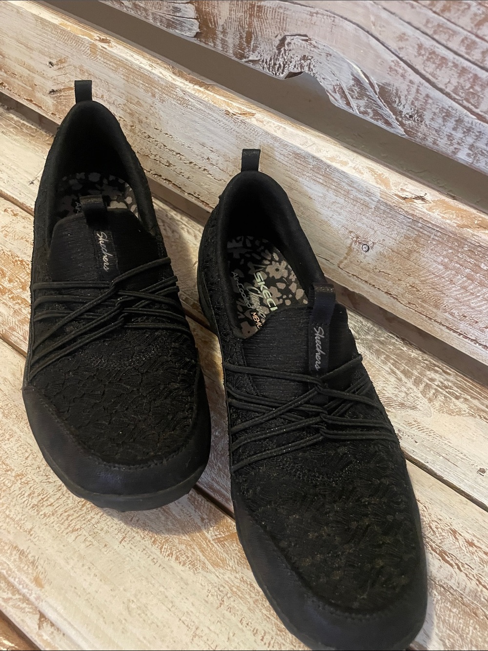 Skechers Empress Wide Awake sneakers Black with floral-patterned lining Size 7.5